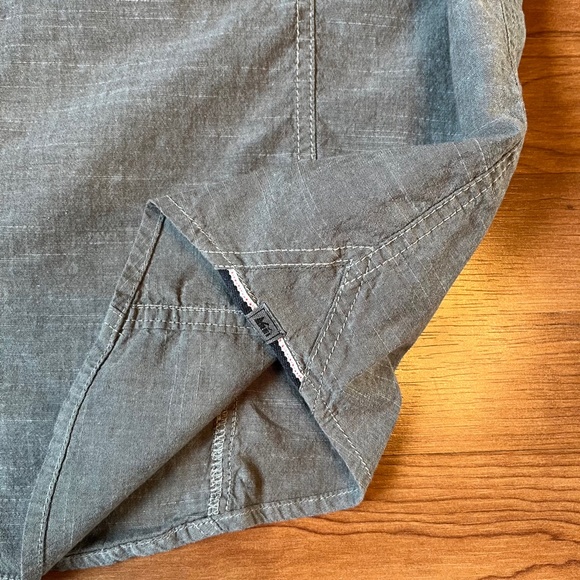 REI brand short sleeved Men's size XL button down shirt - Picture 4 of 9